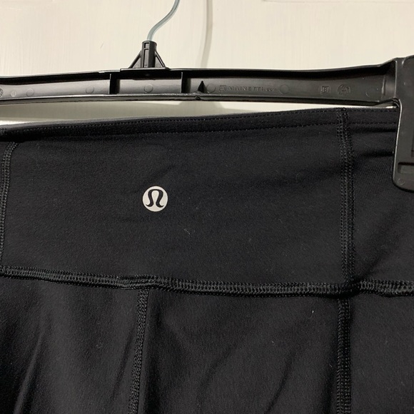Reversible Lululemon yoga pants 4. - Picture 2 of 7